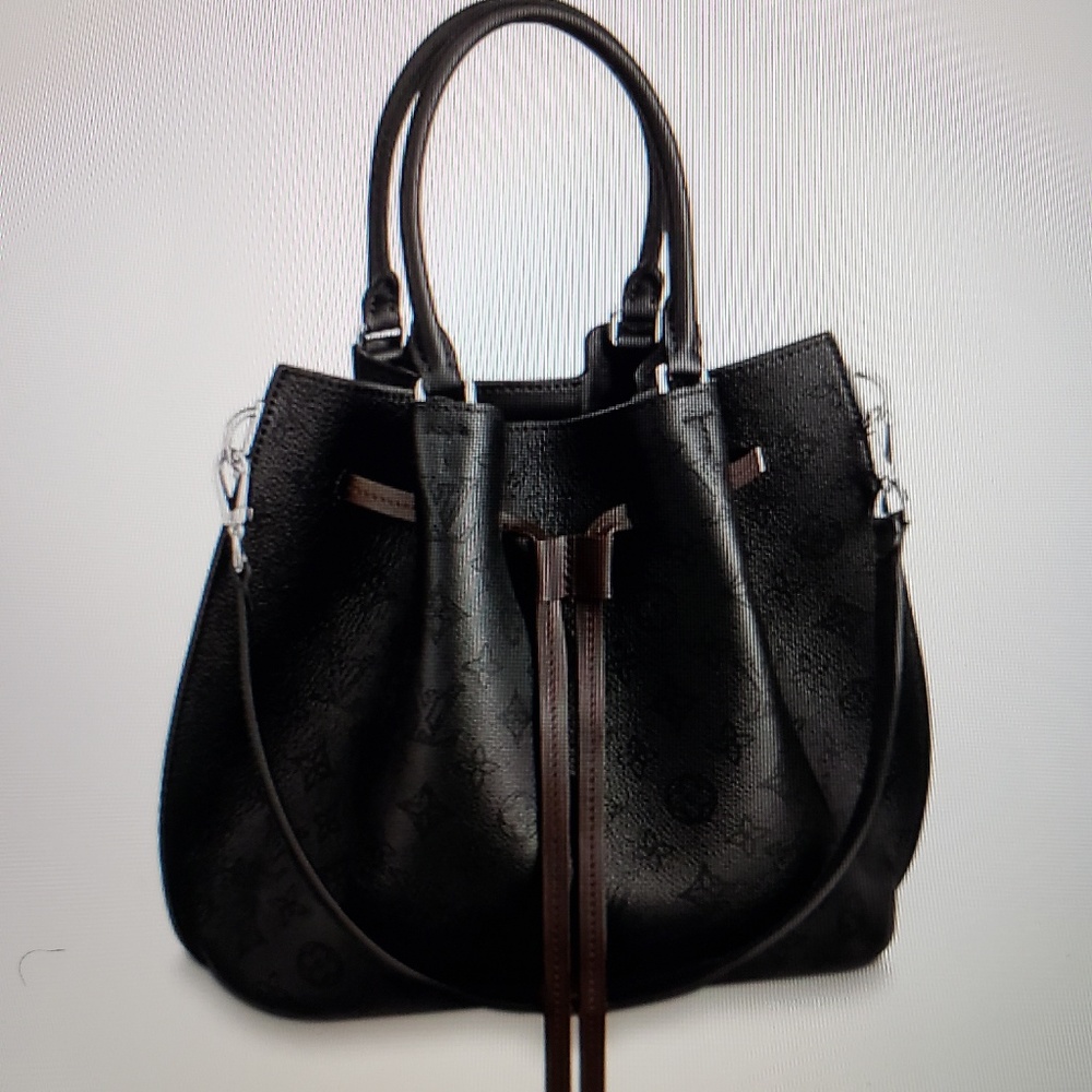 LV Girolata Mahina Leather Shoulder Bag